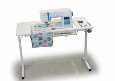 Horn Hide-Away Mk2 With Inset and sewing machine in use